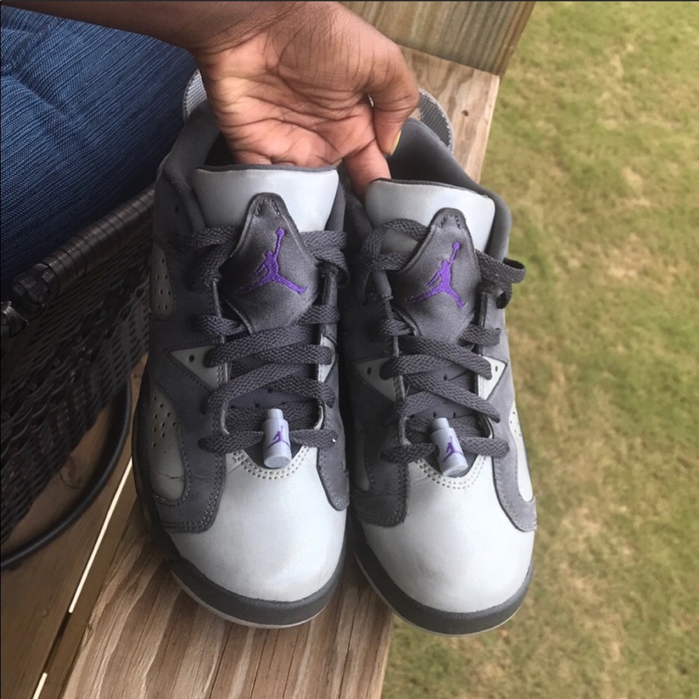Trendy authentic Jordan Retro 6s